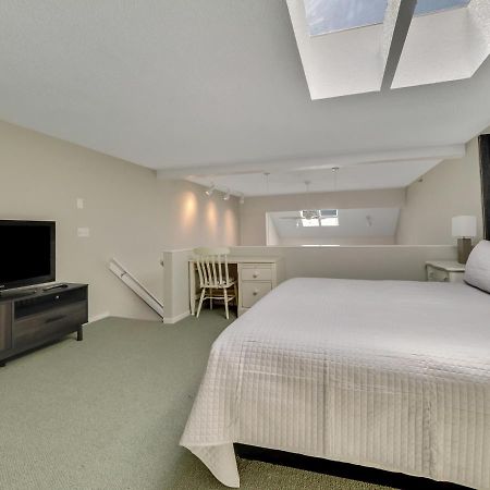 359 Edgewater Inn 샤를부아 외부 사진