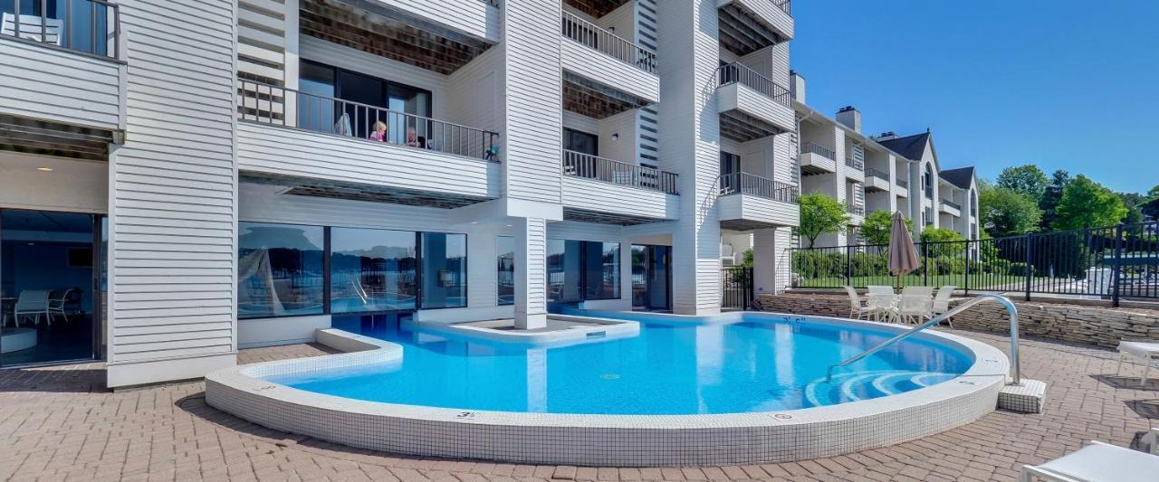 359 Edgewater Inn 샤를부아 외부 사진