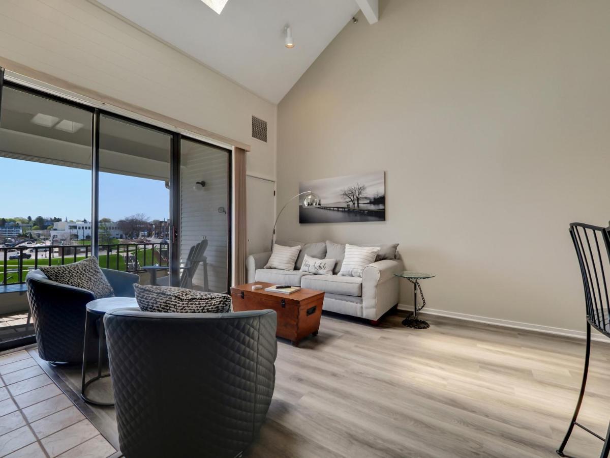 359 Edgewater Inn 샤를부아 외부 사진