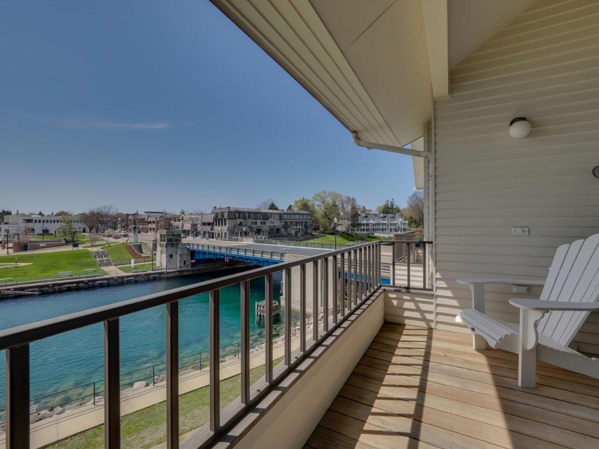 359 Edgewater Inn 샤를부아 외부 사진