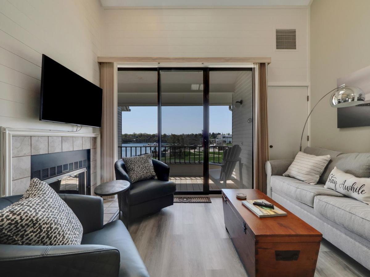 359 Edgewater Inn 샤를부아 외부 사진